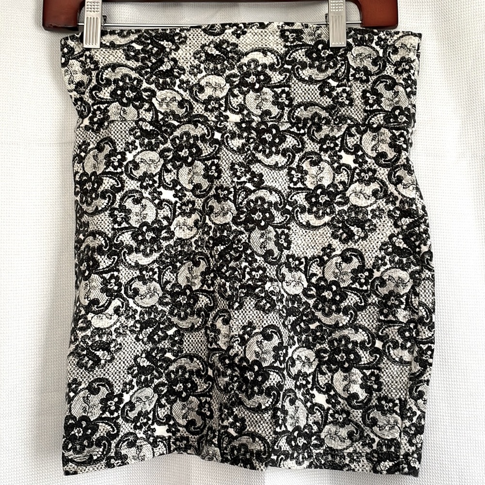 Charlotte Russe Body-con Printed Skirt with Printed Lace Pattern